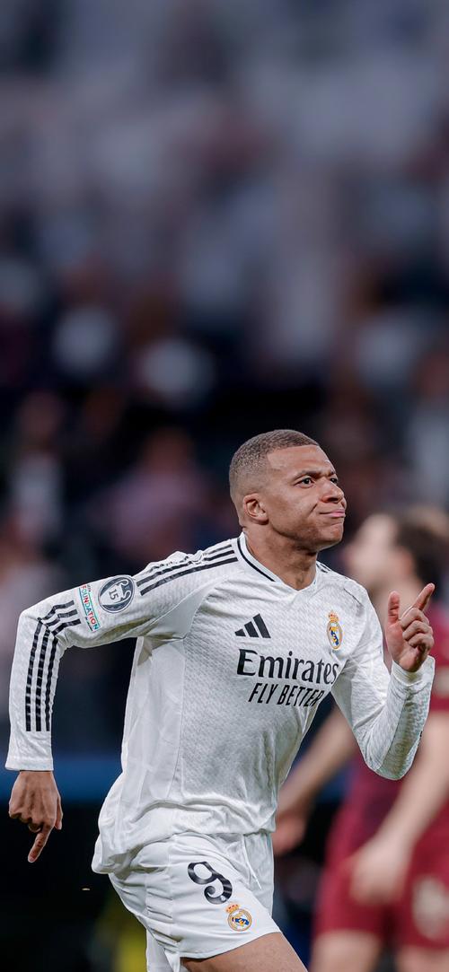 德转2025年度球员浏览量排名：C罗第1，梅西第2，亚马尔第3（德转公布2025年球员访问量榜：C罗登顶，梅西居次，亚马尔第三）