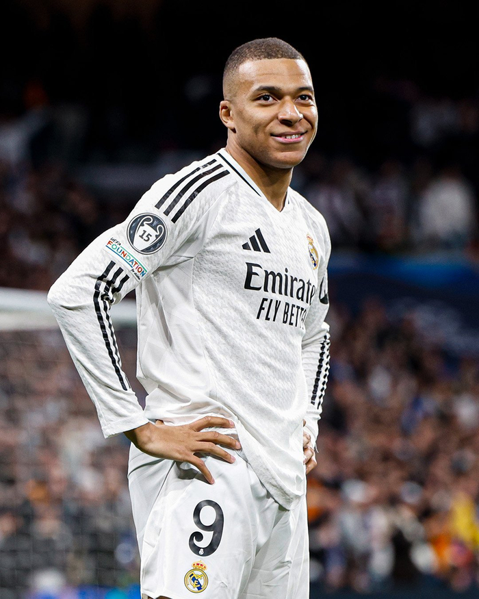 海地总理：球队晋级世界杯点燃了希望之火，让我们向全队致敬（海地总理：球队挺进世界杯燃起希望，向全队致以敬意）