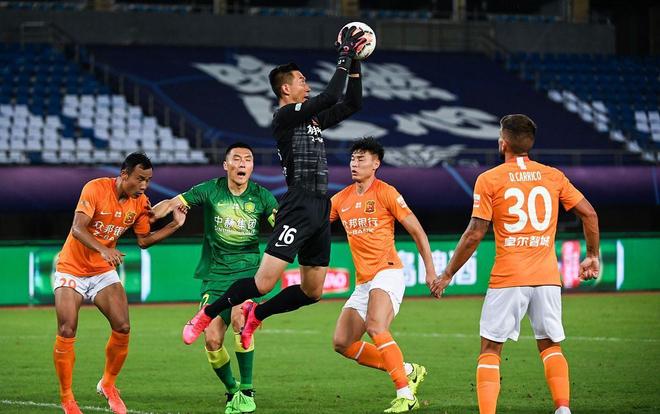 希勒评英超本轮最佳阵容：埃泽领衔，内托、皮克福德等人在列（希勒评选英超本轮最佳11人：埃泽领衔，内托与皮克福德上榜）