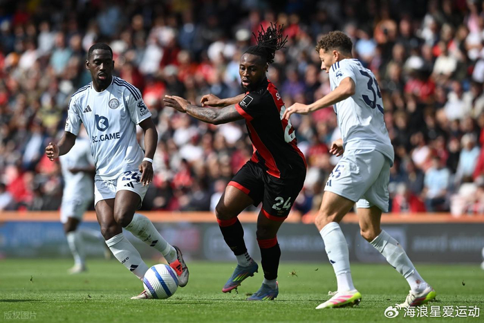 曼联对阵埃弗顿豪取42胜，太妃糖本赛季平均首发年龄最大