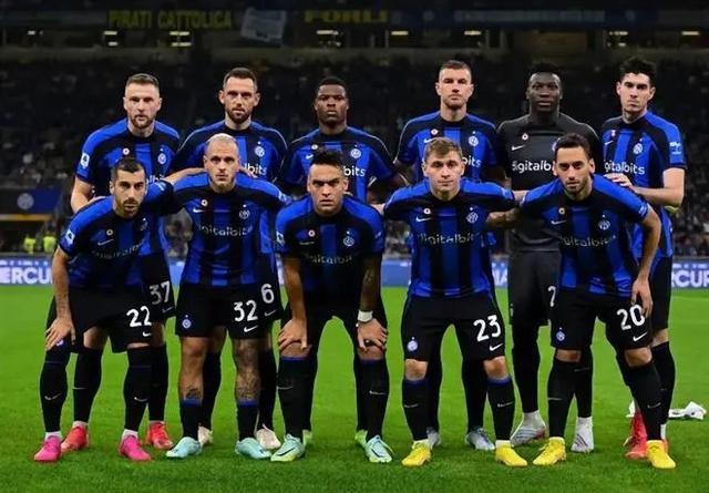 记者：足协曾上报三名欧洲教练，总局可能更相信国产主帅（记者称足协曾递交三位欧洲名帅方案，总局或更青睐本土主教练）