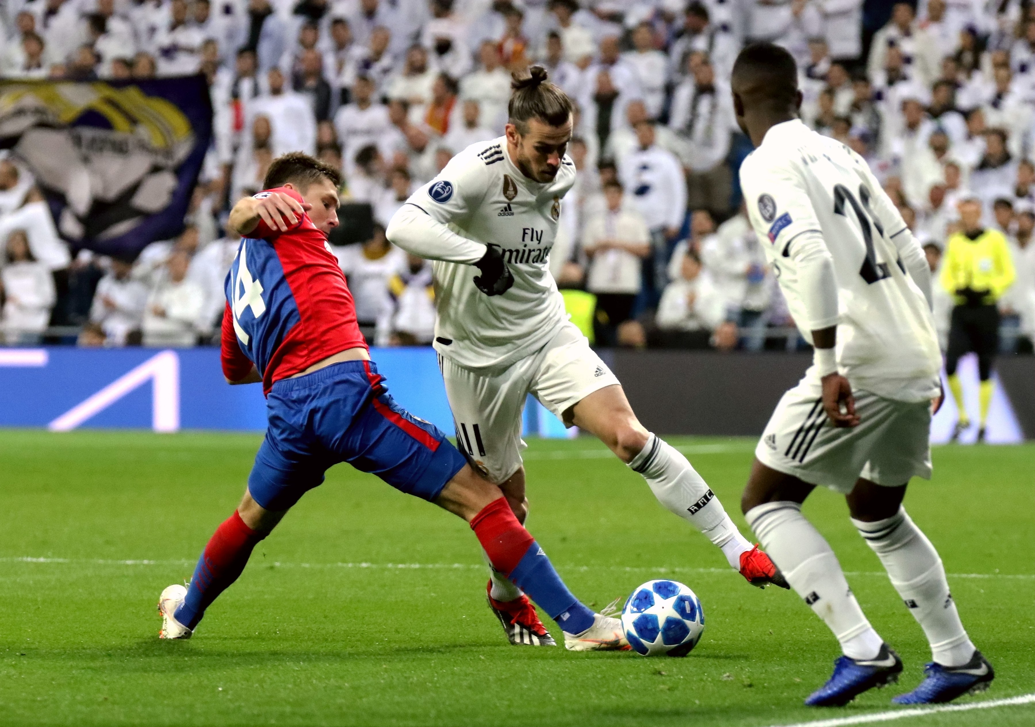 2025中超最佳门将候选：王大雷、颜骏凌无缘，李昊、赵博在列（2025中超最佳门将候选名单出炉：李昊、赵博入围，王大雷、颜骏凌落选）