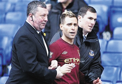 塔利斯卡：费内巴切11年没夺冠，本赛季我们要全力冲击冠军（塔利斯卡：费内巴切已11年无冠，本赛季我们将全力争冠）