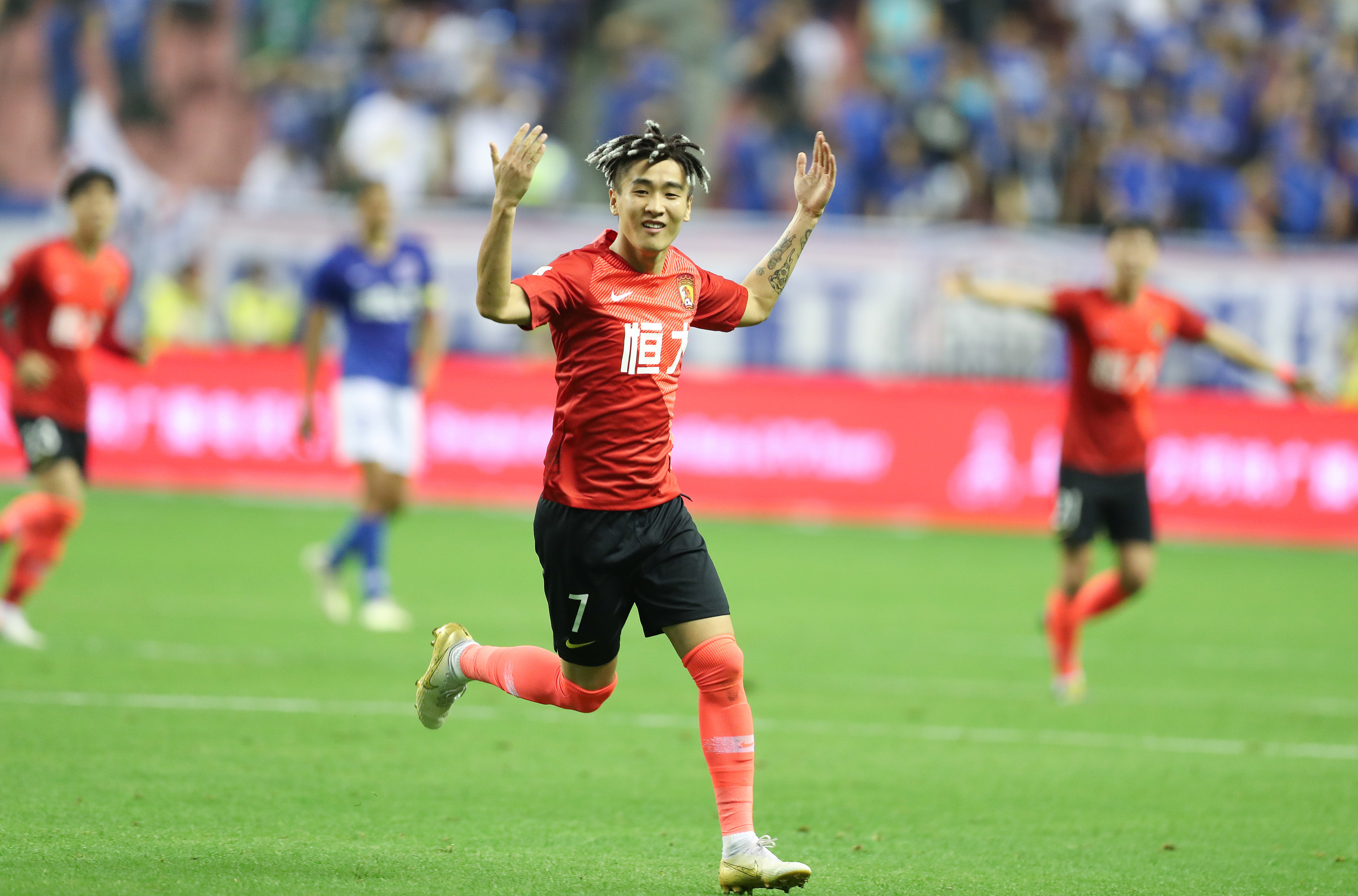 足球英超官方公布争议判罚复盘