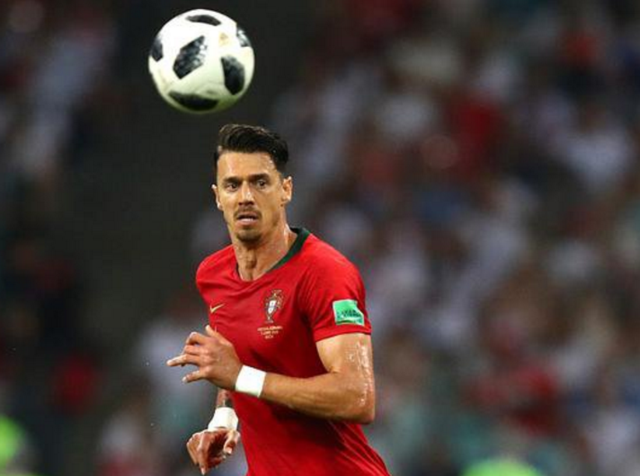 桑托斯高层力挺内马尔：天才总被误解，我们永远支持你